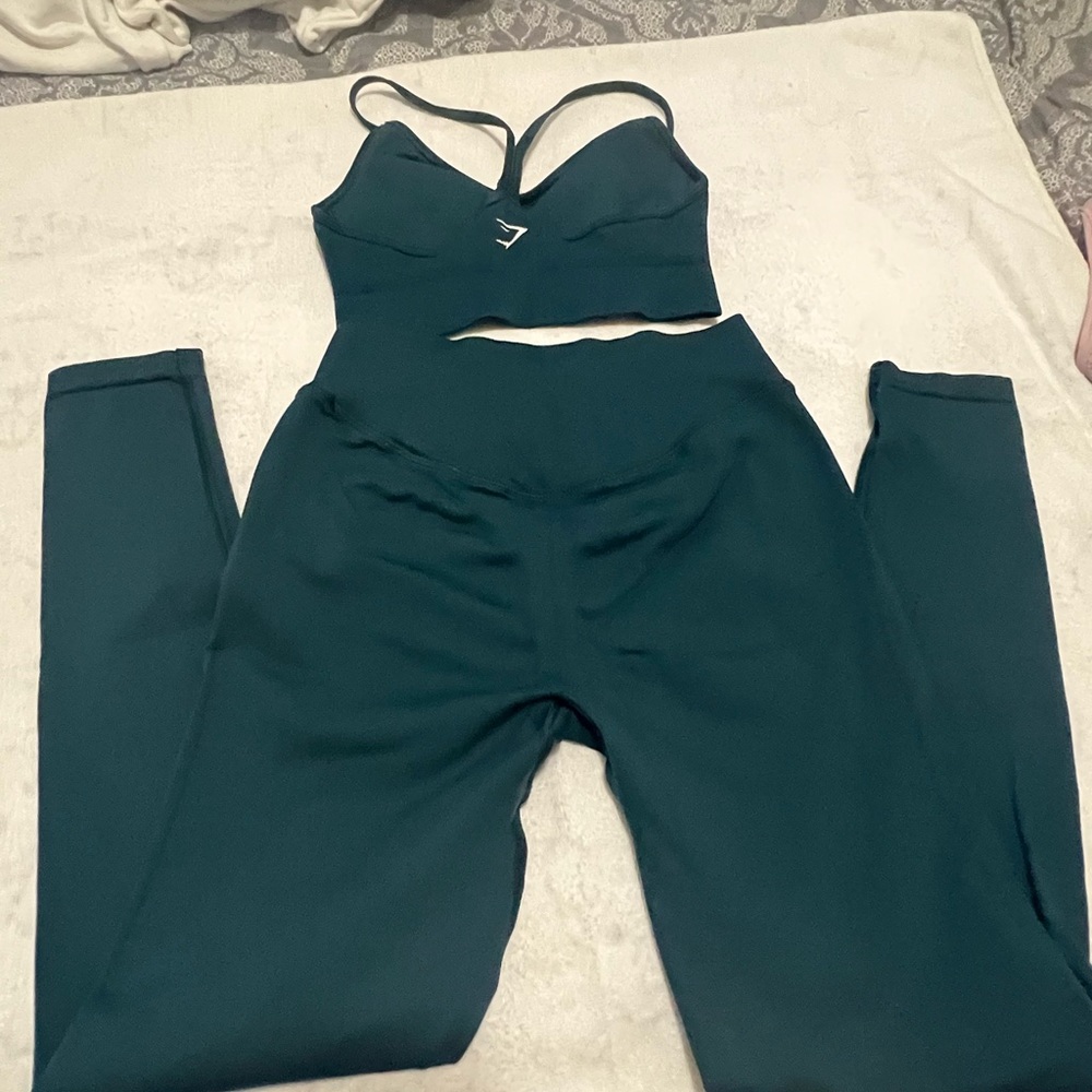 Set Gymshark Like New Great Condition - image 3